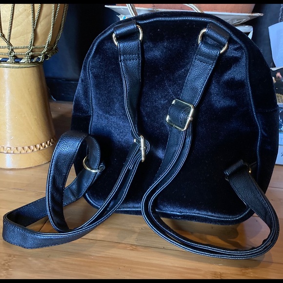 Backpack - Picture 2 of 2